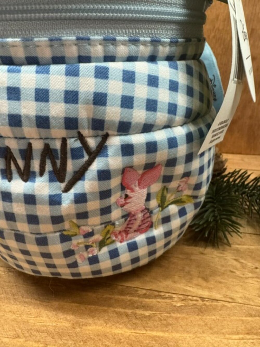 Vera Bradley Gingham Winnie The Pooh Honey Pot Cosmetic Case- NEW! - Picture 4 of 6